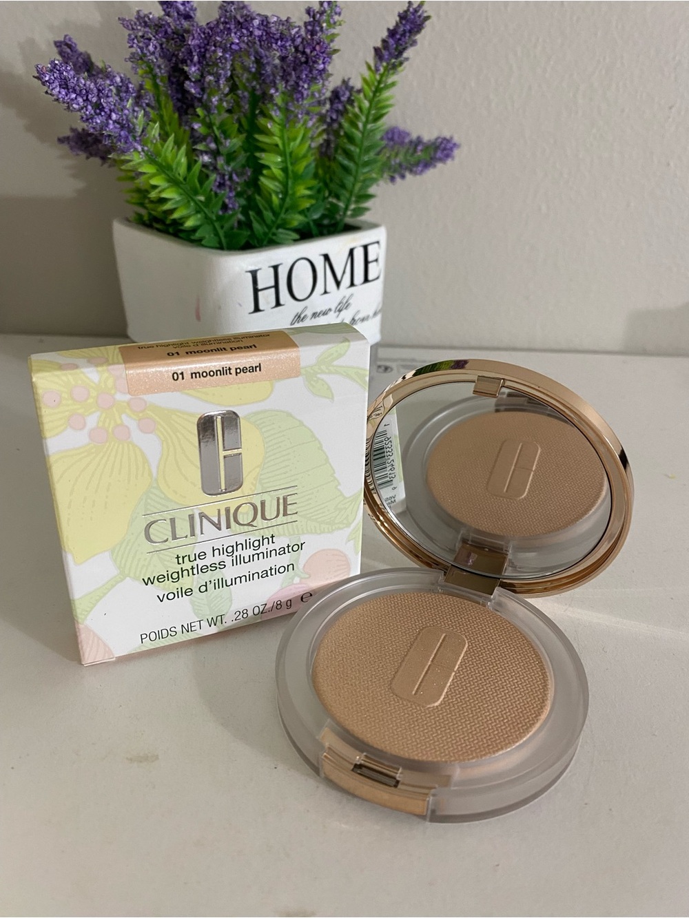 01 Moonlit Pearl, Clinique True Highlight Weightless Illuminator, Full Size, 8 g